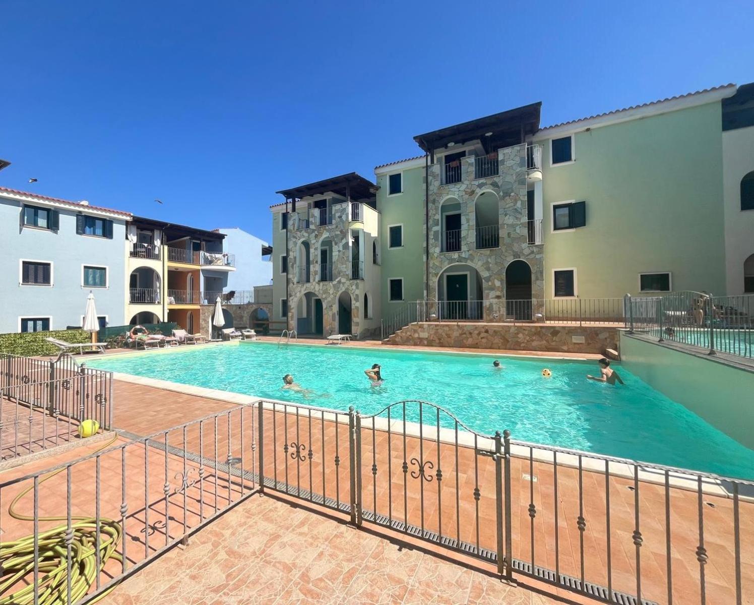Appartamento Con Piscina Валледорія Екстер'єр фото
